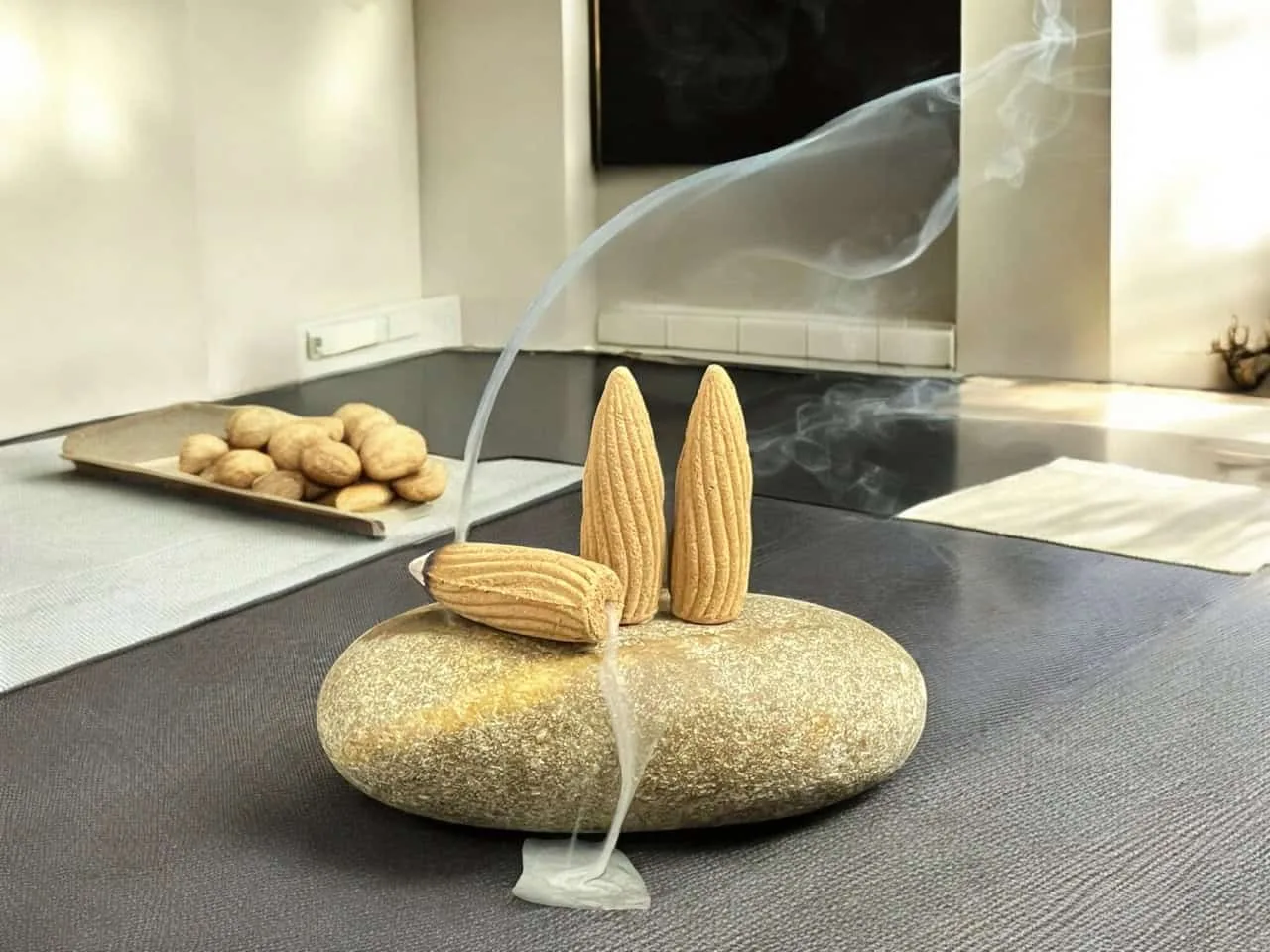Nụ Trầm Hương Cầu Vồng QNK0006
