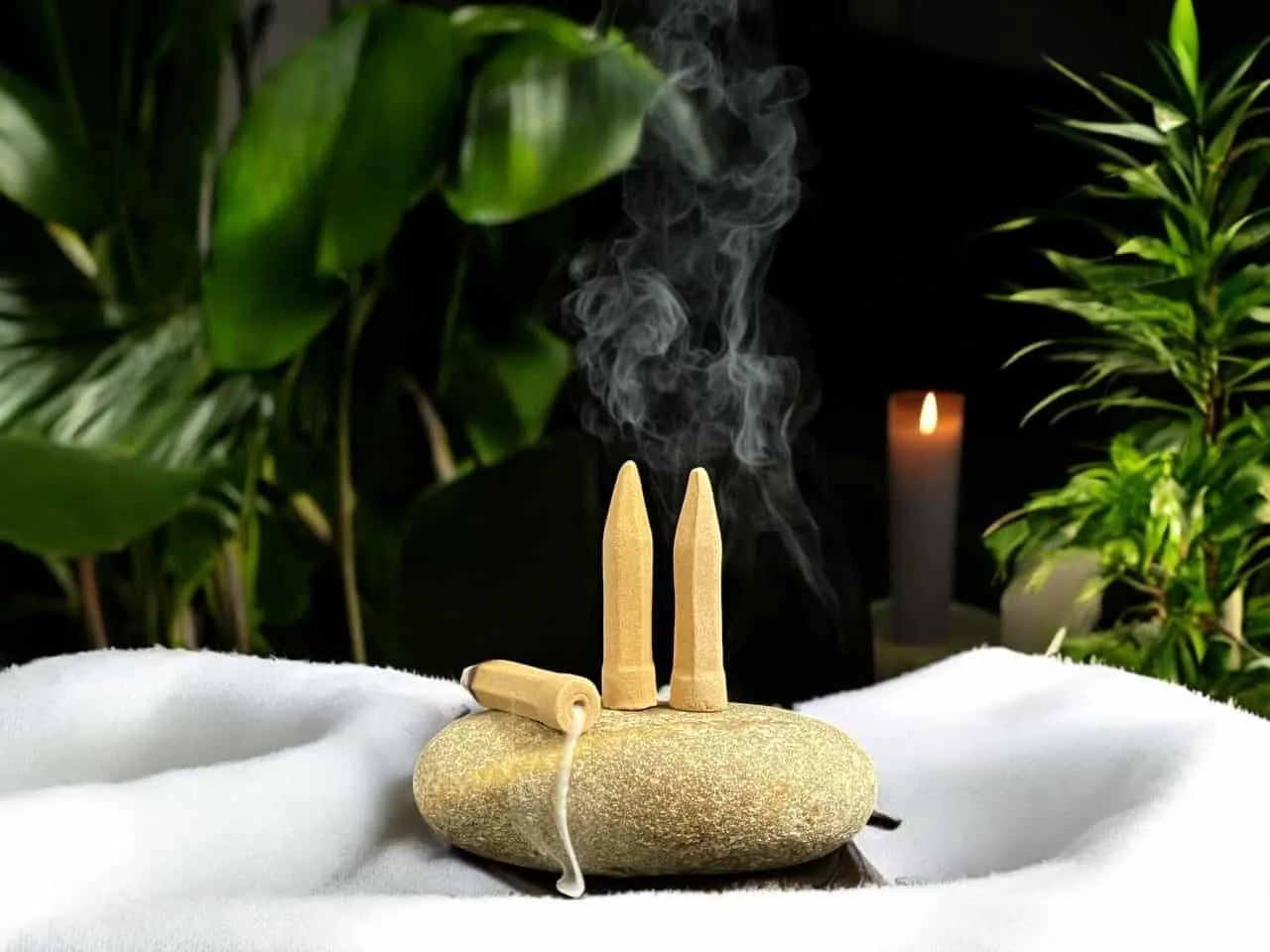 Trầm Hương Pha Lê HTR3006